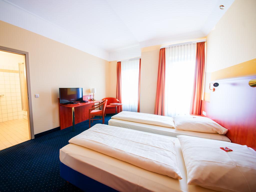 Hotel Mirage Duisburg Room photo